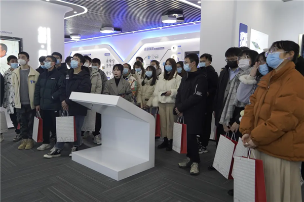 “与宁相约，筑梦青春”丨百名宁乡籍双一流高校学子参访中部产业基地