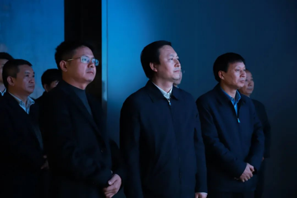 铜仁市委副书记、市长穆嵘坤一行调研PT电子游戏铜仁（上市主体）产业基地