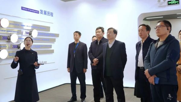 湖南省政协副主席、省工商联主席张健一行到PT电子游戏宁乡产业基地调查