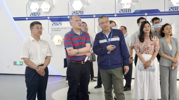 国度发展鼎新委表资司司长郑吃旖一行莅临PT电子游戏平凉产业基地调研