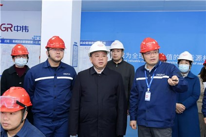 平凉市委书记林冠一行到PT电子游戏股份南部产业基地调研